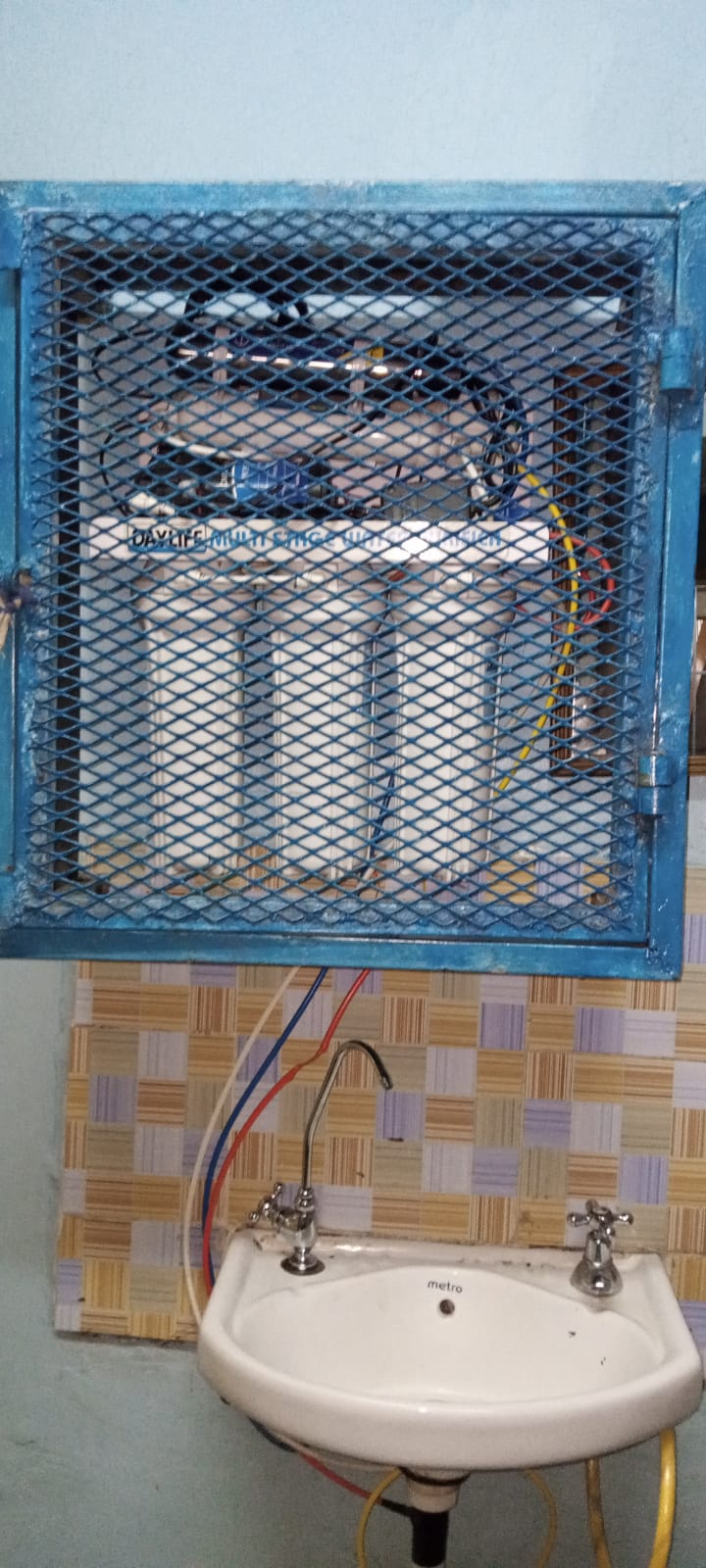 A multi-stage water purifier and drinking tap